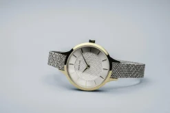 Bering Damen Armbanduhr Classic 31 mm Armband Milanaise 17831-010