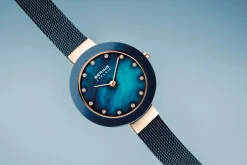 Bering Damen Armbanduhr Roségold glänzend, Blaues Perlmut-Zifferblatt Swarovski Elementen 1429-367