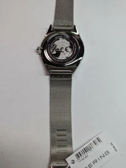 Bering unisex Armbanduhr Ultra Slim Armband Milanaise 17140-002