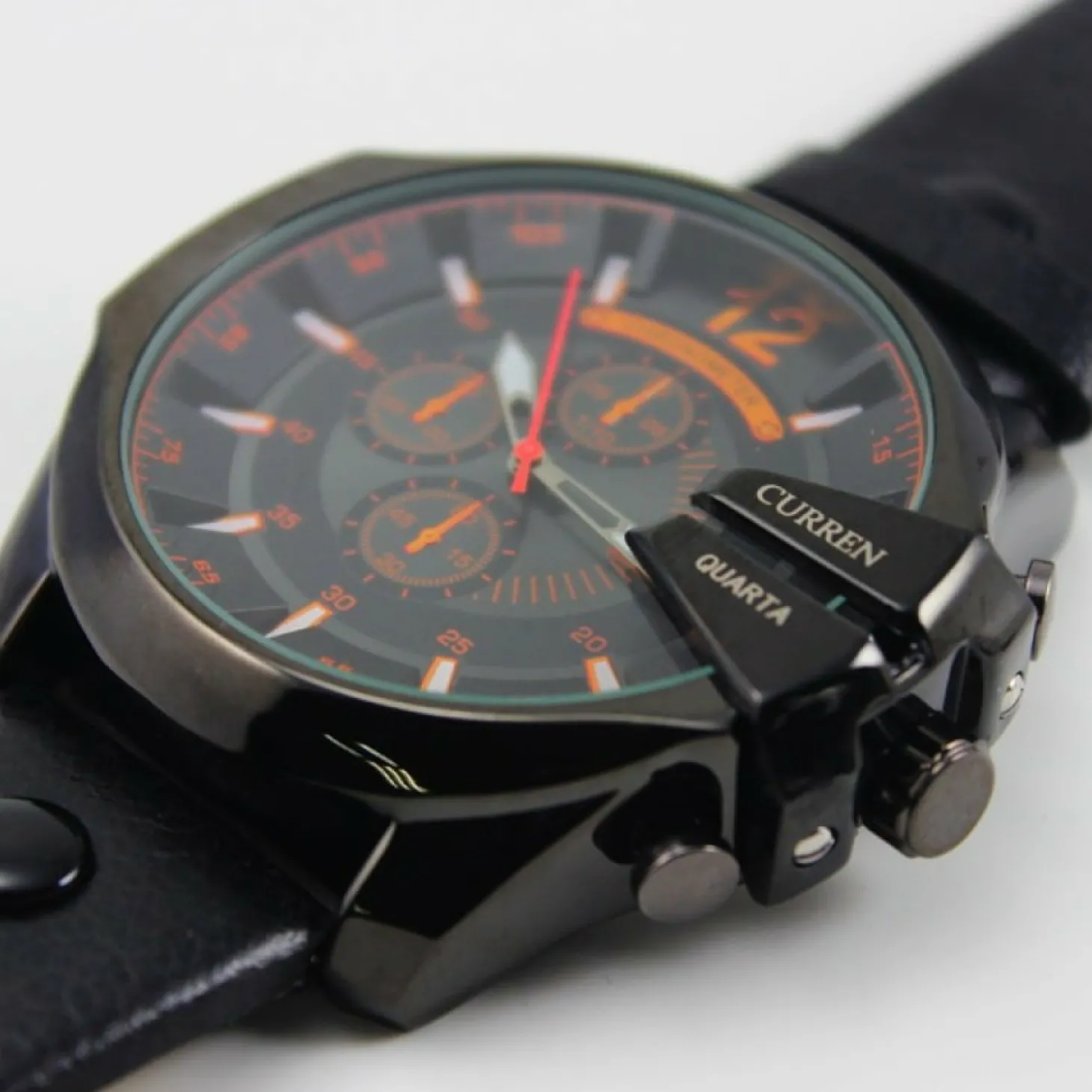 CURREN Men's Quartz Watch - Waterproof, Date Display, Perfect for Business & Casual Wear 8176