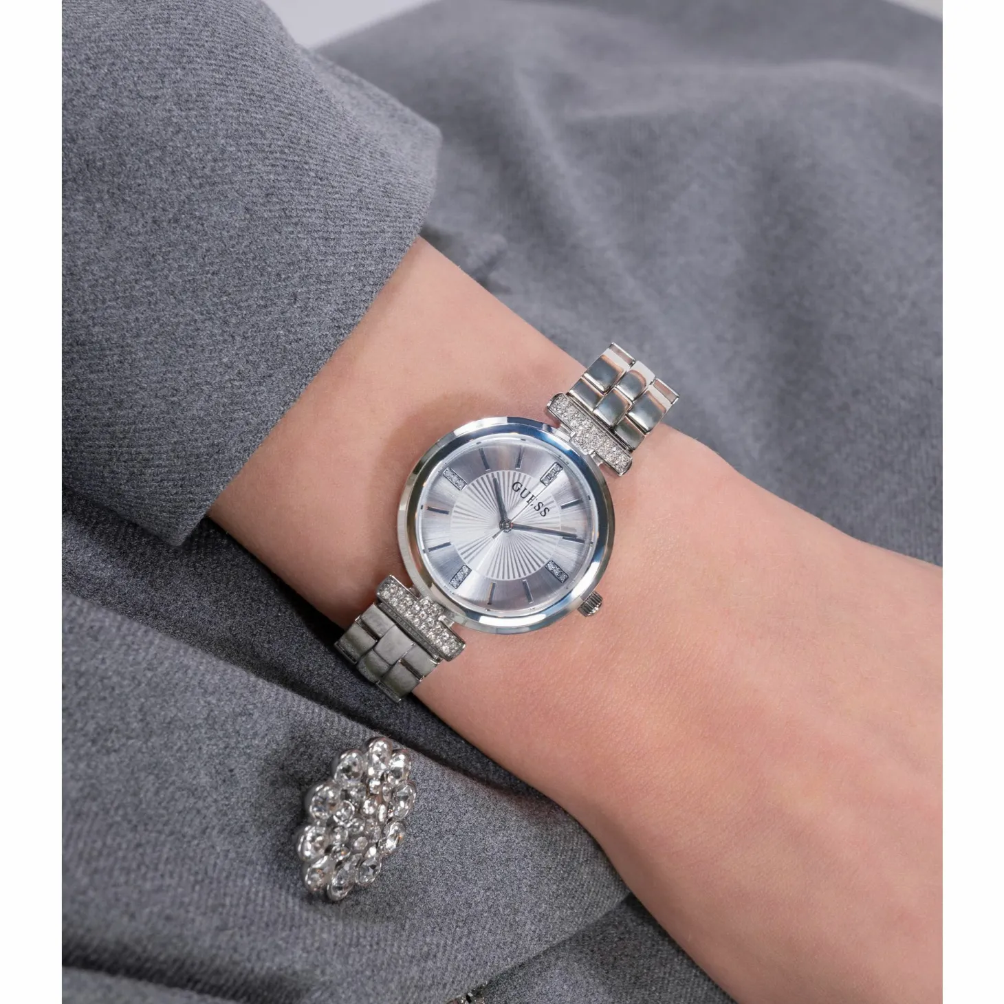 Guess Damen Armbanduhr Array