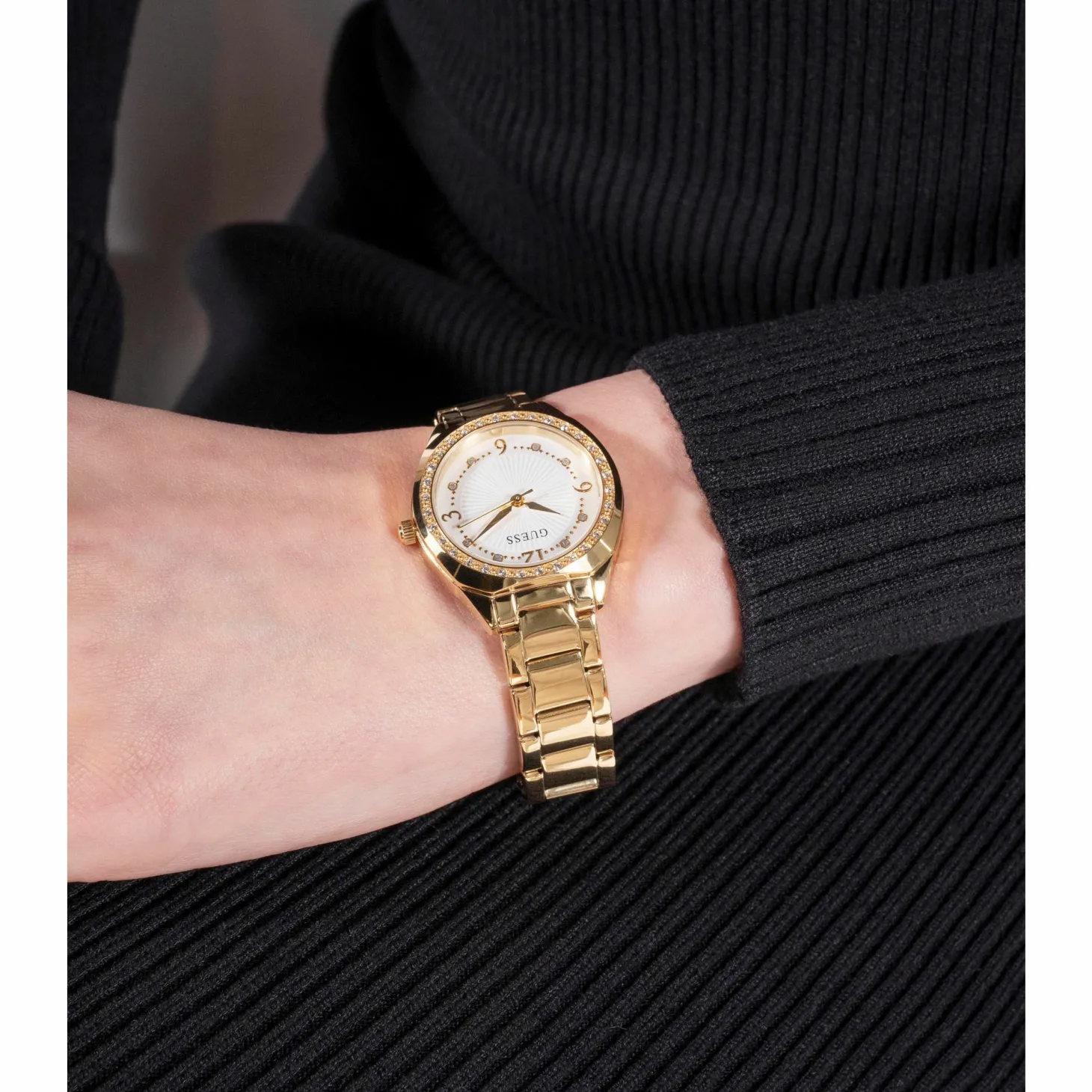 Guess Damen Armbanduhr Charlotte