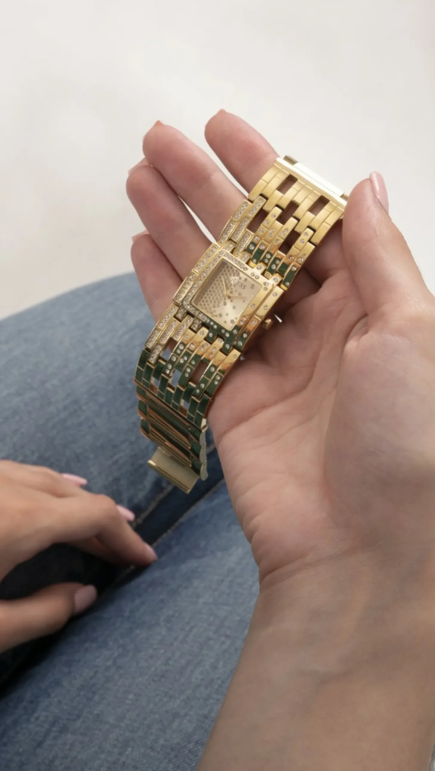 Guess Damen Armbanduhr WATERFALL gold 22 mm GW0441L2