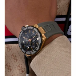 Guess Herren Multifunktionsuhr R2 Grau Gold GW0803G1
