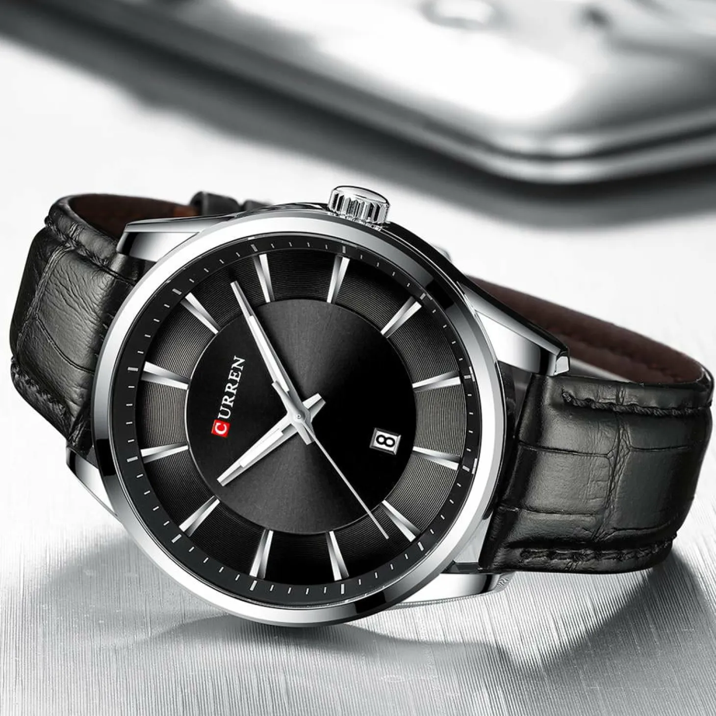 Men's Fashion Round Shape Quartz Watch with Leather Strap 8365