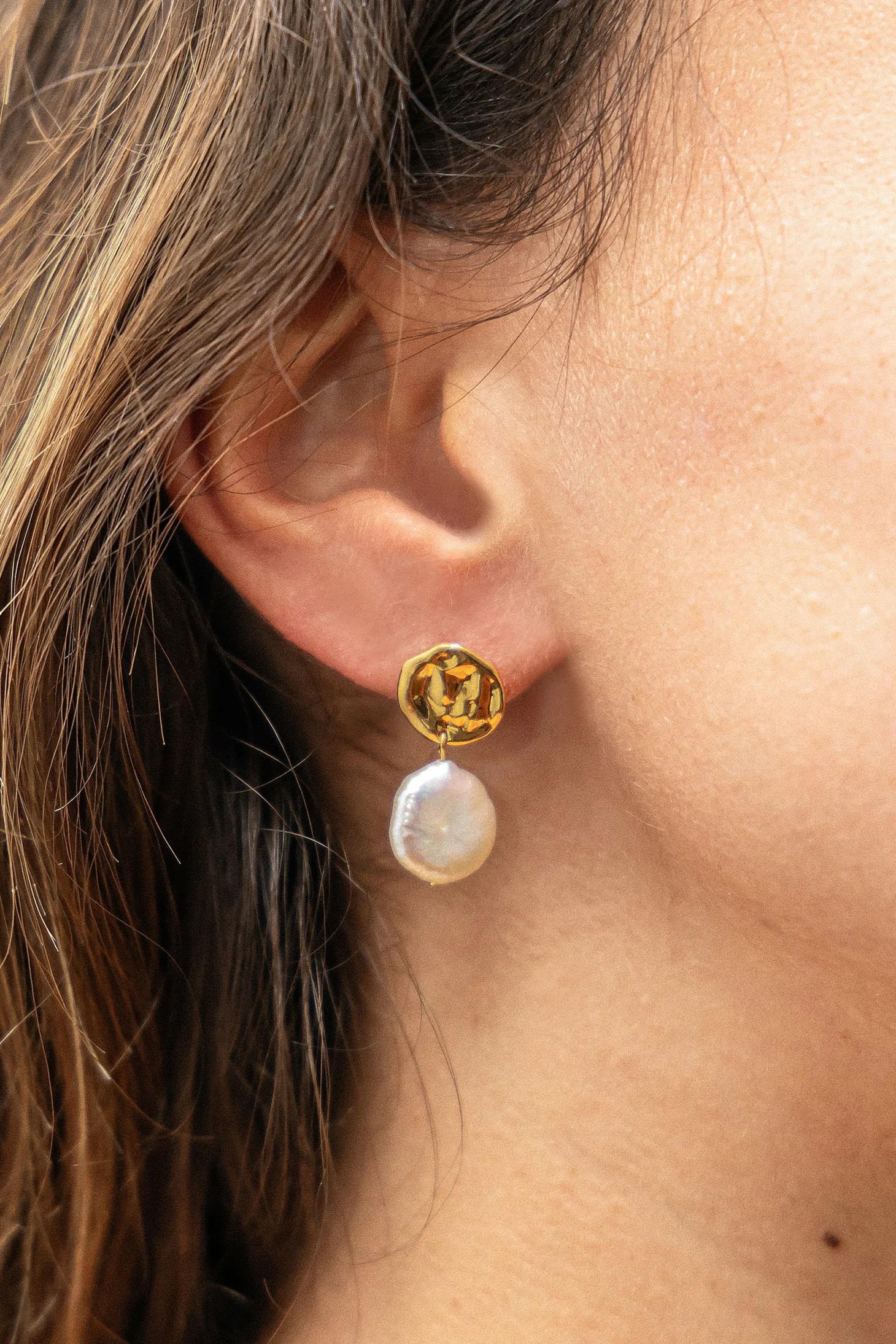 Ohrstecker 925 Silber vergoldet gehämmerter Coin und Süßwasserzucht Perle 41185174224990