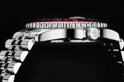 Revue Thommen Armbanduhr Automatic Diver' GMT Black Dial Blue and Red Armband Edelstahl 17572.2235