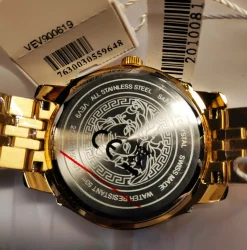 Versace Icon Classic Herrenuhr Gold Stahlarmband Gehäuse Blaues Zifferblatt 42mm VEV900619